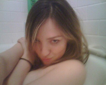 Abby Elliott / lilcutieforever Nude Leaks Photo 24