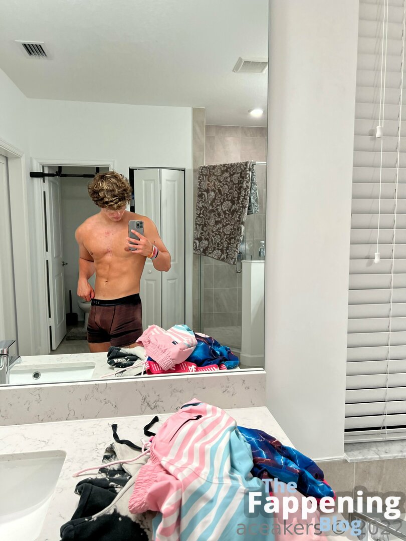 Ace Akers intimate naked moments on display