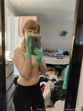 alaska_moon_glovefetish Nude Leaks Photo 6