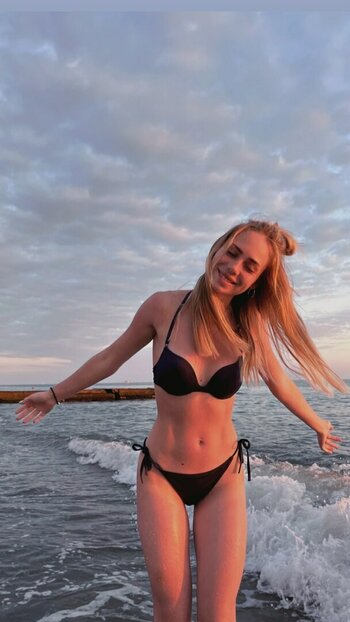 alena_shuvaeva Nude Leaks Photo 7