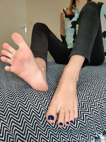 alicefrenchfeet / alice.frenchfeet Nude Leaks OnlyFans Photo 37
