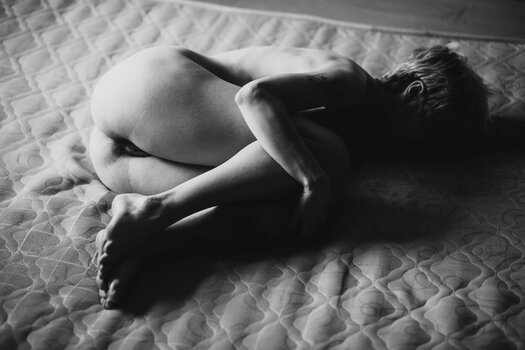 Alisa Volkova / A_Irrational / alisavolkova_art Nude Leaks OnlyFans Photo 16