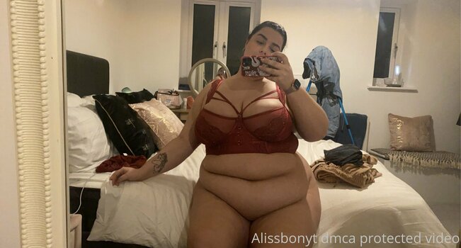 alissbonyt Nude Leaks Photo 34