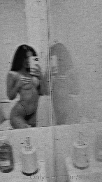alliciya Nude Leaks Photo 5