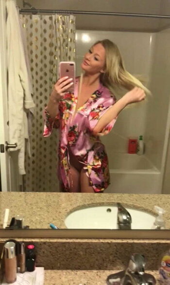 Allison Walker-Torres Nude Leaks Photo 19