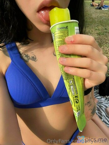 Ally Alden / ally.aldeen / allyalden / missally_xo / witchy_blossom Nude Leaks OnlyFans Photo 33