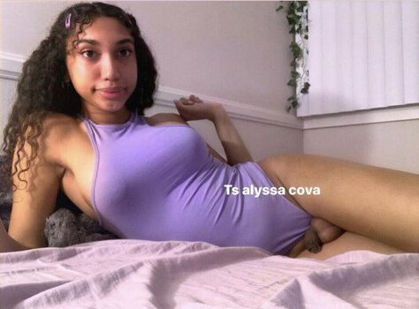 Alyssa Cova / alyssacova / thealyssacova Nude Leaks OnlyFans Photo 7