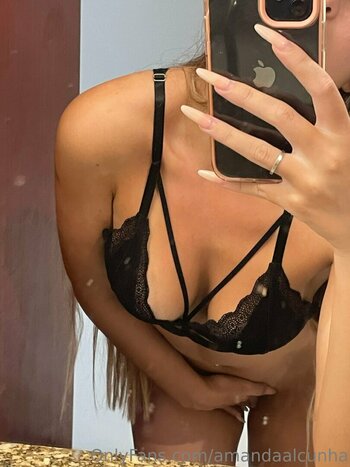Amanda Alcunha / amandaalcunha / secundariaamandaalc Nude Leaks OnlyFans Photo 18