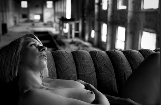 Amanda Busty / busty.amanda Nude Leaks Photo 5