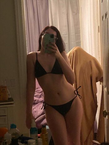 Amanda Golka Nude Leaks Photo 5