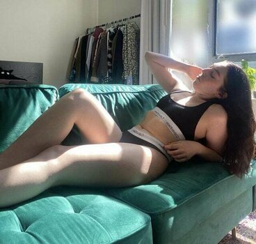 Amanda Golka Nude Leaks Photo 6