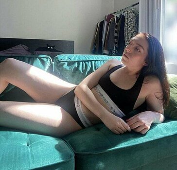 Amanda Golka Nude Leaks Photo 9