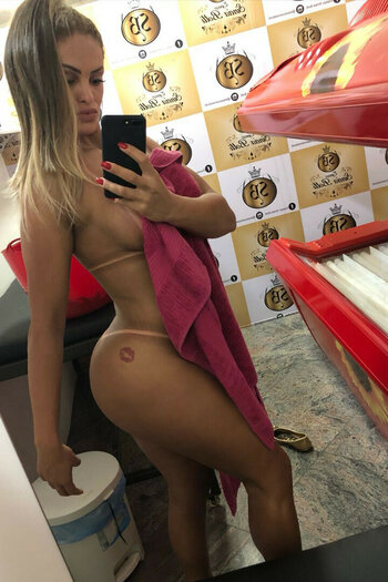 Amanda Medeiros / its_amandamedeiros Nude Leaks Photo 24