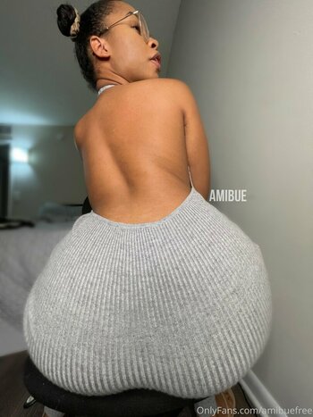 amibuefree Nude Leaks Photo 30