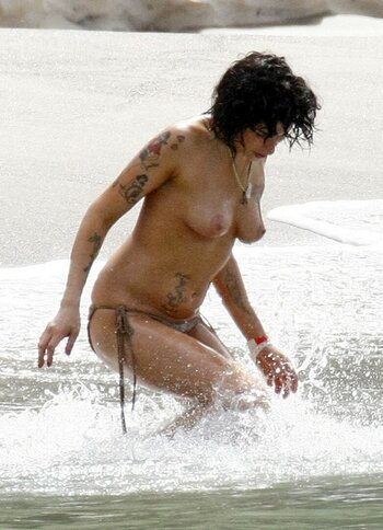 Amy Winehouse / amywinehouse / thezorromask Nude Leaks OnlyFans Photo 233
