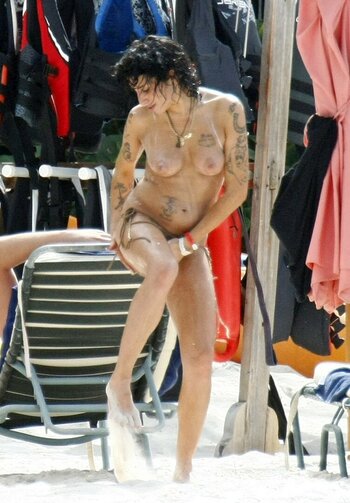 Amy Winehouse / amywinehouse / thezorromask Nude Leaks OnlyFans Photo 235