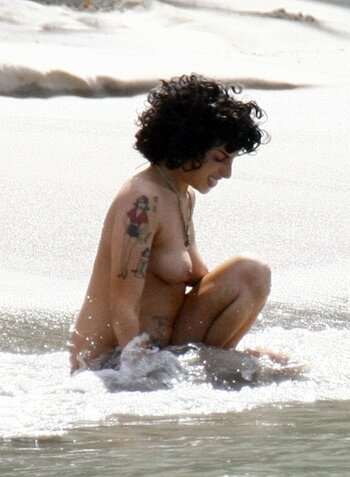 Amy Winehouse / amywinehouse / thezorromask Nude Leaks OnlyFans Photo 261