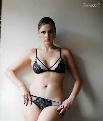 Ana Paula Renault / anapaularenault Nude Leaks Photo 11