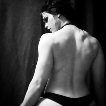 Anastasia Volkova / anastasia_volkova / goth muscle girl / gotica musculosa / natty_volkova Nude Leaks OnlyFans Photo 1