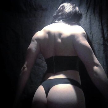 Anastasia Volkova / anastasia_volkova / goth muscle girl / gotica musculosa / natty_volkova Nude Leaks OnlyFans Photo 3