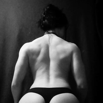 Anastasia Volkova / anastasia_volkova / goth muscle girl / gotica musculosa / natty_volkova Nude Leaks OnlyFans Photo 8