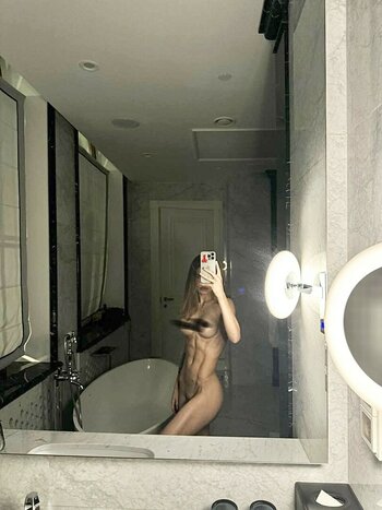 Anastasiia Mironova / mironovanastasiia Nude Leaks Photo 36