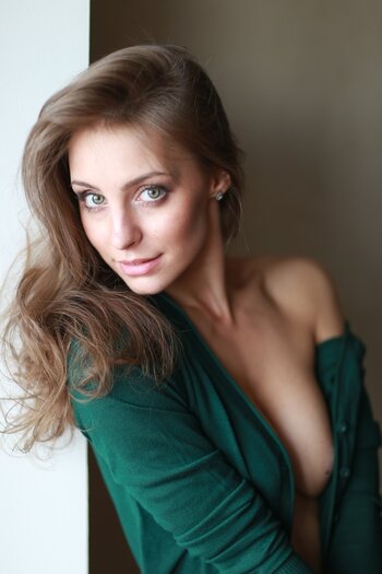 Anastasiya Peredistova / aanastasiya / staysseeperry Nude Leaks OnlyFans Photo 4