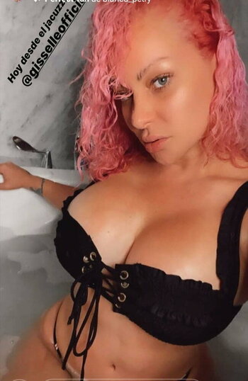 Angelique Burgos / angeliqueburbu Nude Leaks Photo 20