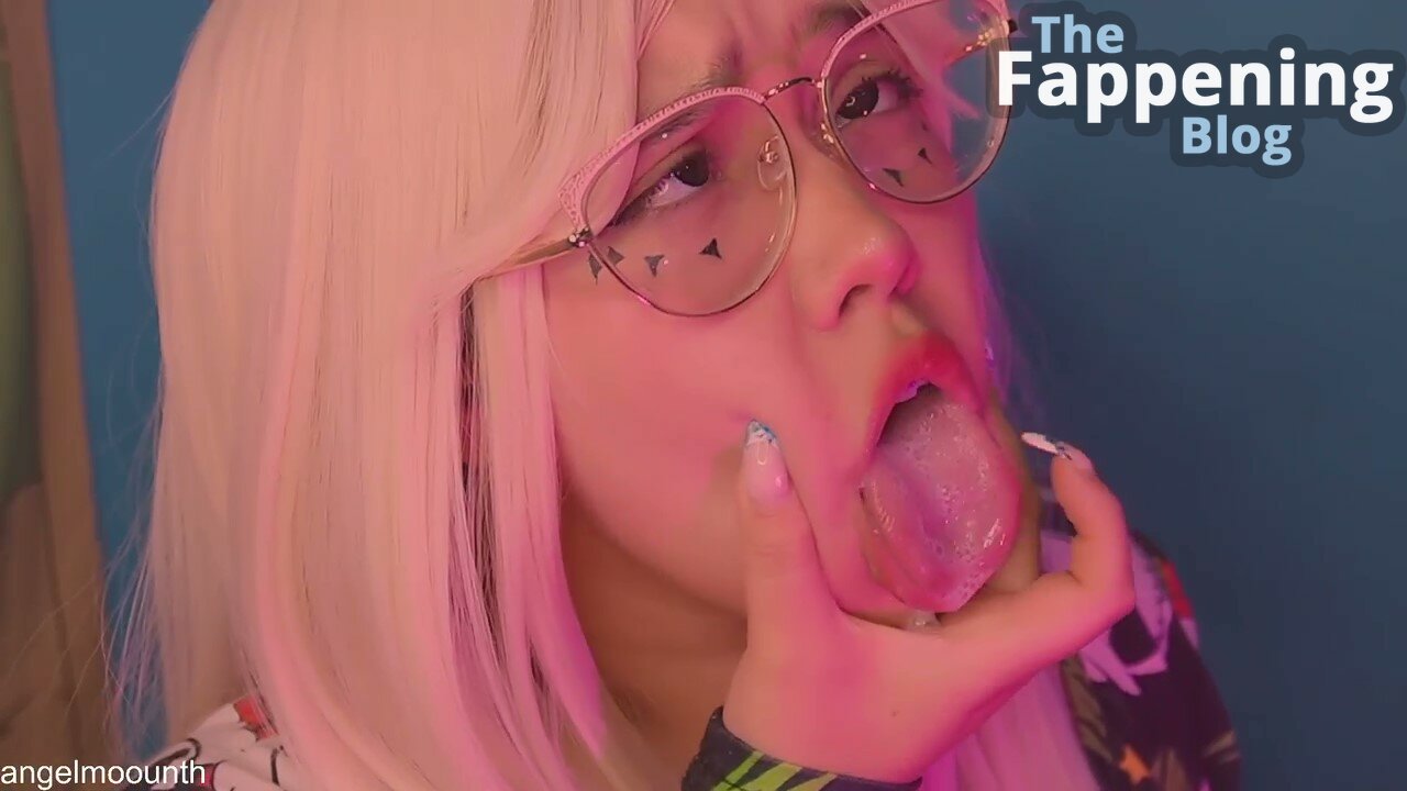 Angelmoouth's seductive glance