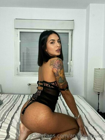 anitagorgues / anittagorguess Nude Leaks OnlyFans Photo 4