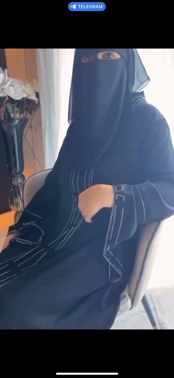 Antonio Suleiman Niqab / Hijab Nude Leaks Photo 6