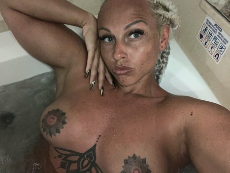 Arabella Francis / arabella_francis__98 / arabellafrancis / femmuscle Nude Leaks OnlyFans Photo 15