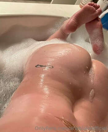 Aria Blake / aria_blake32 / theariablake Nude Leaks OnlyFans Photo 1