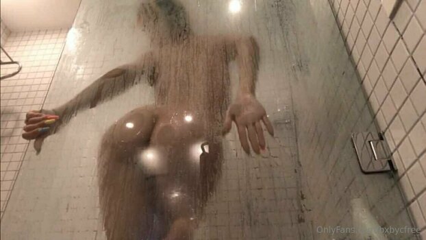 ariafreee Nude Leaks Photo 9
