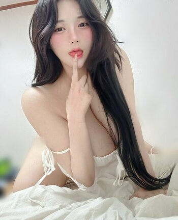 _arinyoon / __yoonarin__ / catwoman_ariany Nude Leaks OnlyFans Photo 3