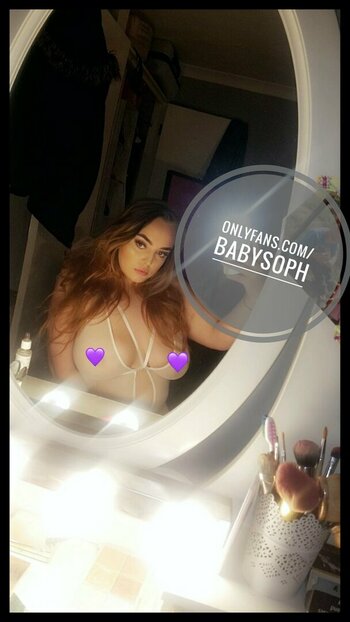 babysoph / Babysophxo / Soph / xo_s_r_xo Nude Leaks OnlyFans Photo 4