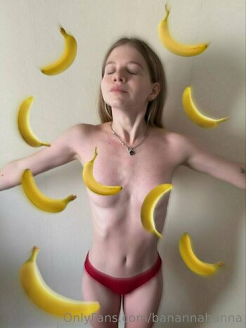 banannahanna Nude Leaks Photo 28
