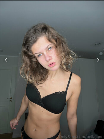 Bella Jone / bellajone / bellajones_ Nude Leaks OnlyFans Photo 1