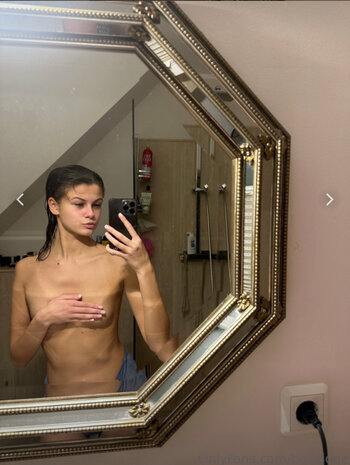 Bella Jone / bellajone / bellajones_ Nude Leaks OnlyFans Photo 2