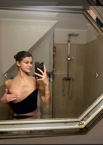 Bella Jone / bellajone / bellajones_ Nude Leaks OnlyFans Photo 7