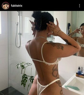 Bella Trix / bella.trix / labellatrix / littlebellatrix Nude Leaks OnlyFans Photo 1