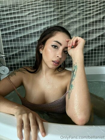 bellaniet Nude Leaks Photo 24