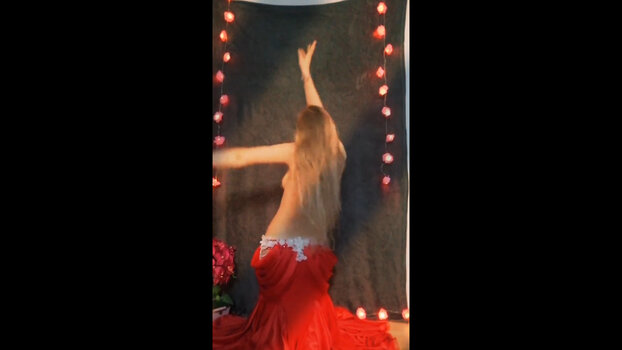 Belly Dancer Lisa / korneelcia / lisajeanbellydance Nude Leaks OnlyFans Photo 4