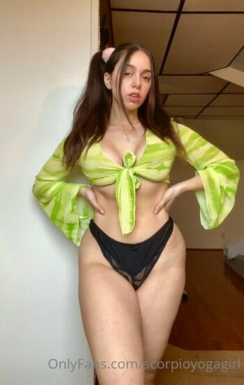 Bendy Lola / scorpioyogagirl Nude Leaks OnlyFans Photo 26