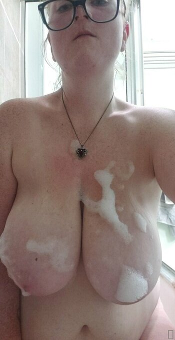 big_titty_gamer_wifey Nude Leaks Photo 4