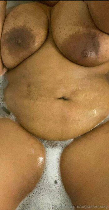 bigseeeeexxy Nude Leaks Photo 23