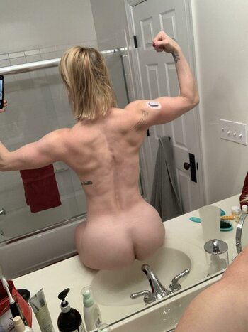 Blonde Fit Babe / fitbabeblonde / world_of_blondes Nude Leaks OnlyFans Photo 43
