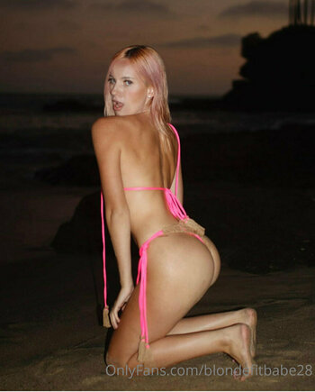 blondefitbabe28 Nude Leaks Photo 5