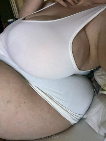 bodaciousbigmamared / bodaciousred Nude Leaks OnlyFans Photo 3