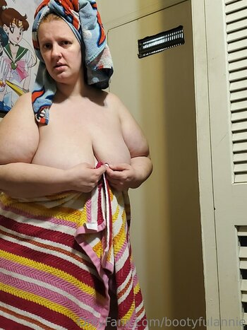 bootyfulannie Nude Leaks Photo 32